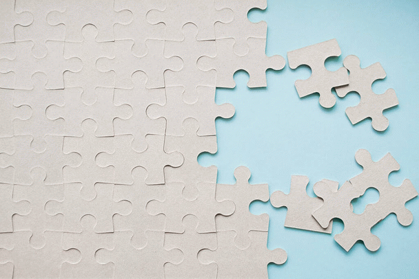 چرا در روابط عاشقانه گاهی احساس می‌کنیم که نادیده گرفته می‌شویم؟